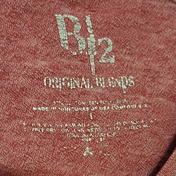 B|2 Original Blends Men's Red V-Neck Short Sleeve T-Shirt Size Large - Picture 2 of 3